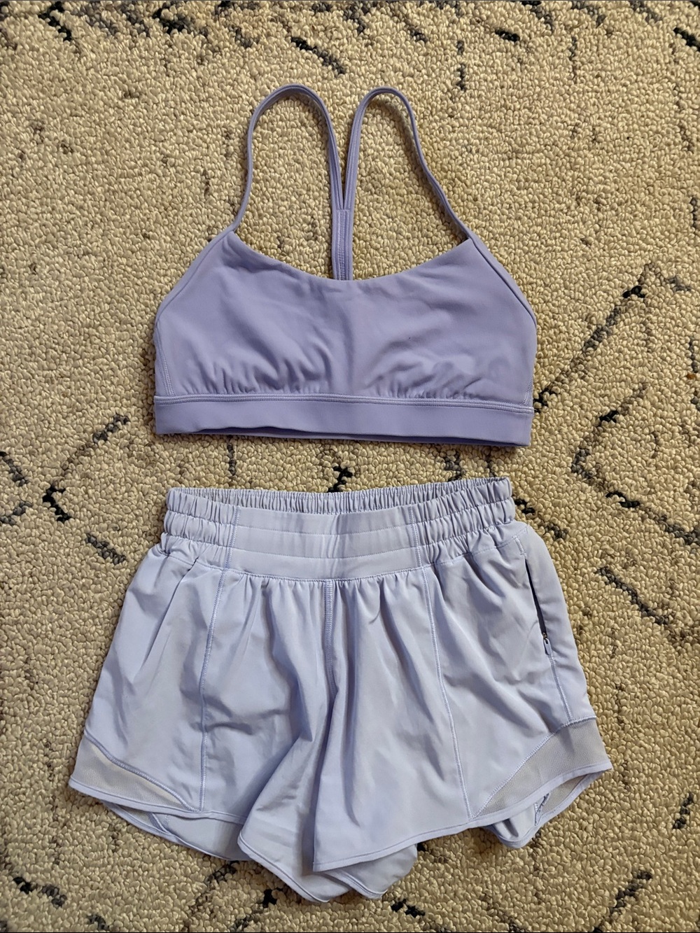 Lululemon set bra 6/ shorts 4